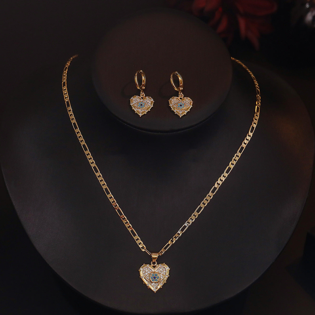 Parure Élégante Plaquée Or avec Pendentif en Zircon en Forme de Cœur - Collier et Boucles d'Oreilles (CJ)