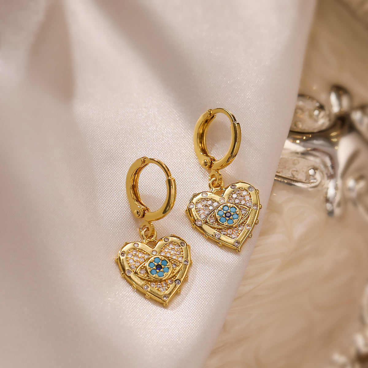Parure Élégante Plaquée Or avec Pendentif en Zircon en Forme de Cœur - Collier et Boucles d'Oreilles (CJ)