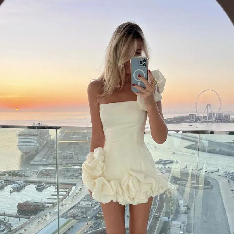 FloraElegance - Robe Courte avec Décoration Florale